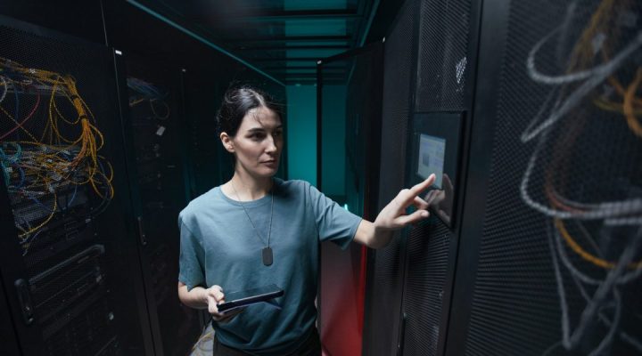 woman-managing-server-in-data-center.jpg